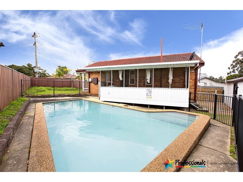 2 Hasselburgh Road, Tregear NSW 2770