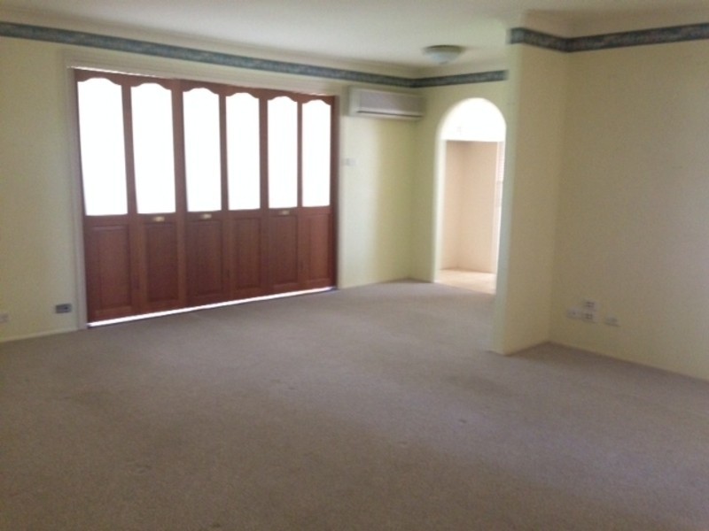 7 Wolf Close, St Clair NSW 2759