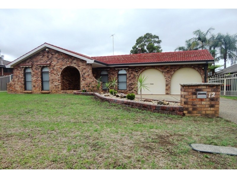 12 Kemerton Street, St Clair NSW 2759