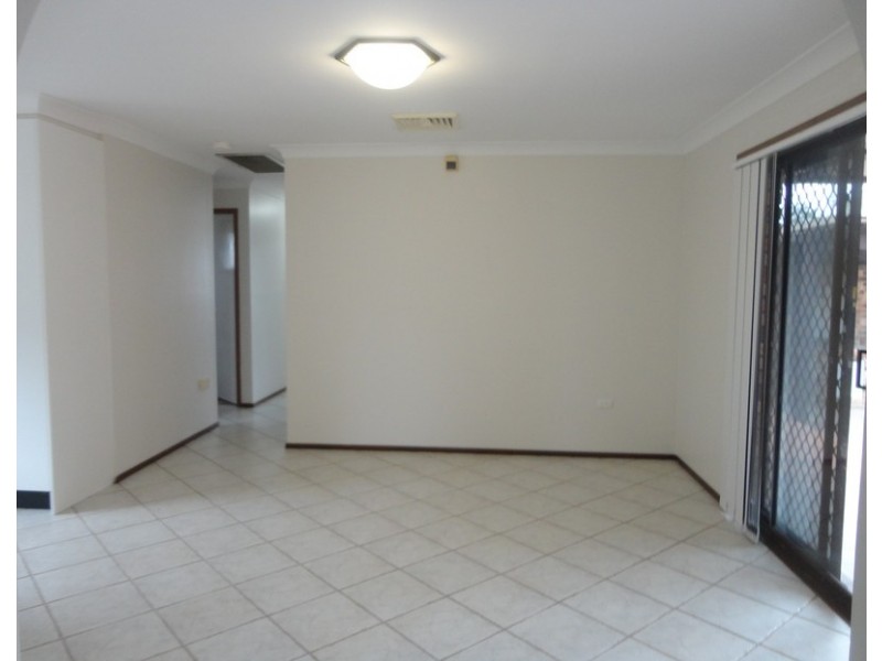 12 Kemerton Street, St Clair NSW 2759