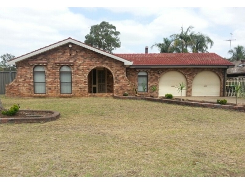 12 Kemerton Street, St Clair NSW 2759