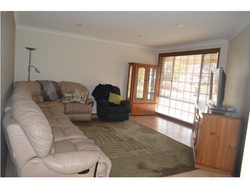8 Honeyeater Place, Erskine Park NSW 2759