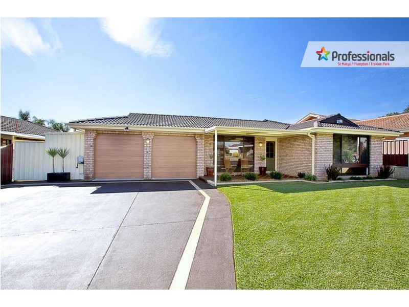 11 Solander Drive, St Clair NSW 2759