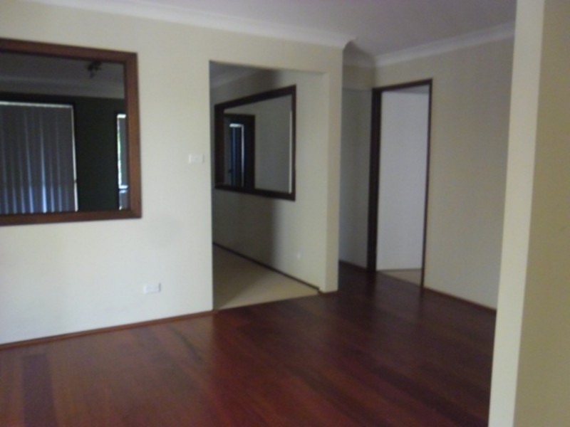 3 Dolphin Close, Claremont Meadows NSW 2747