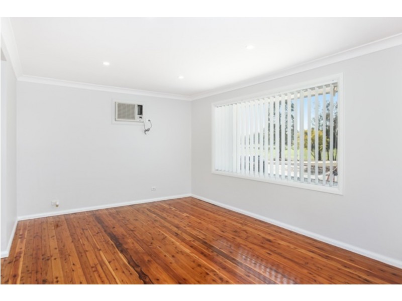 1 Edmund Blackett Close, St Clair NSW 2759