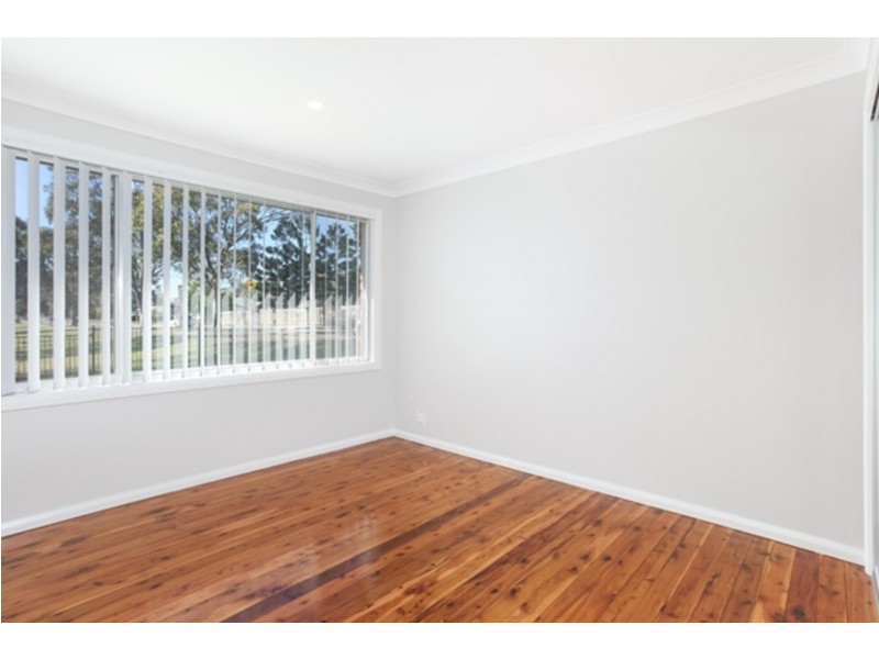 1 Edmund Blackett Close, St Clair NSW 2759