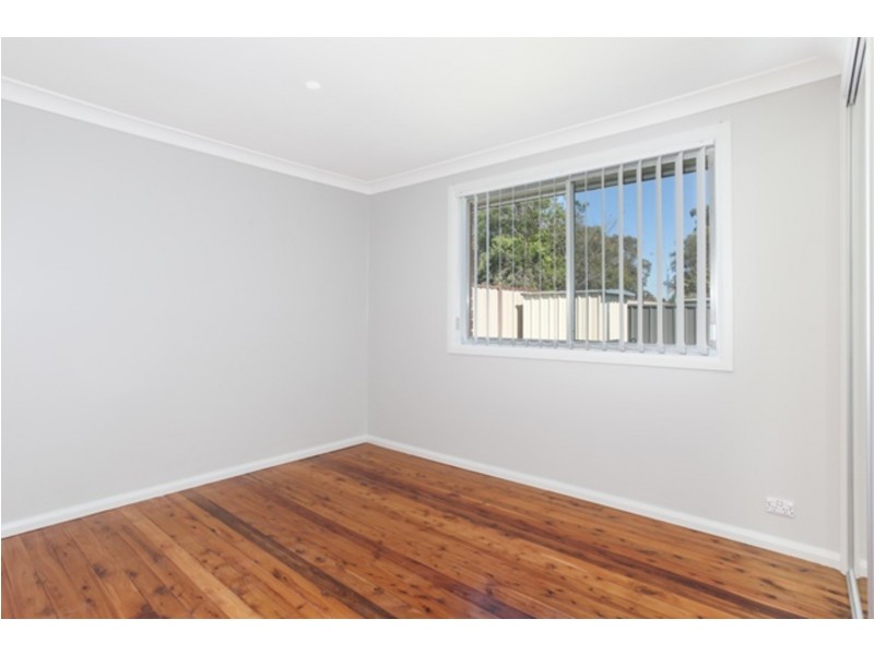 1 Edmund Blackett Close, St Clair NSW 2759