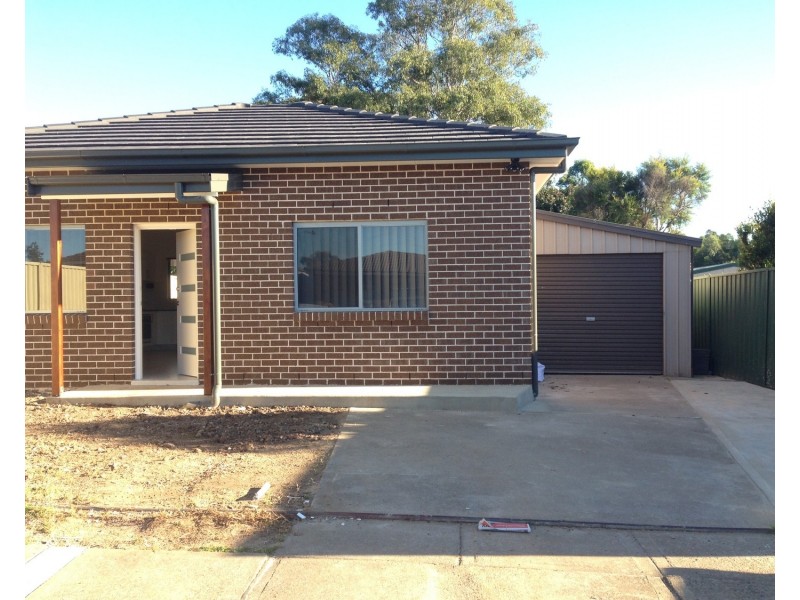 2A Nathan Crescent, Dean Park NSW 2761