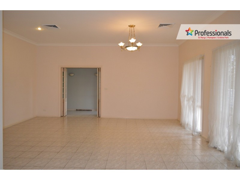 14 Bursaria Crescent, Glenmore Park NSW 2745