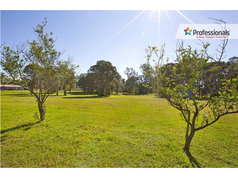 94-100 Explorers Way, St Clair NSW 2759
