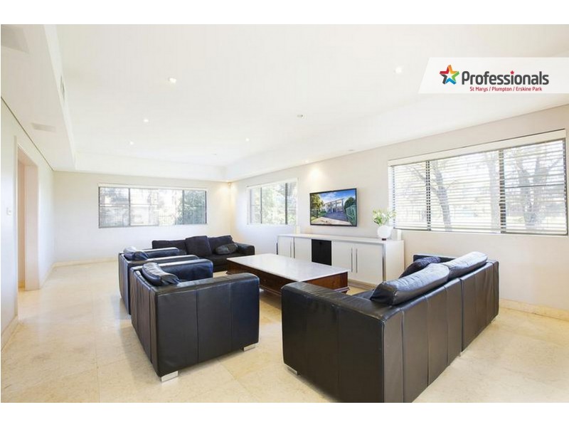 94-100 Explorers Way, St Clair NSW 2759