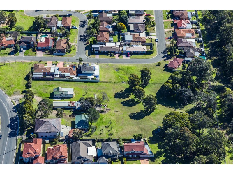 94-100 Explorers Way, St Clair NSW 2759