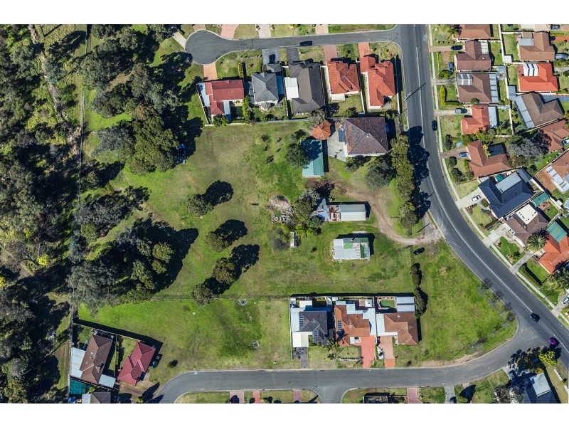 94-100 Explorers Way, St Clair NSW 2759
