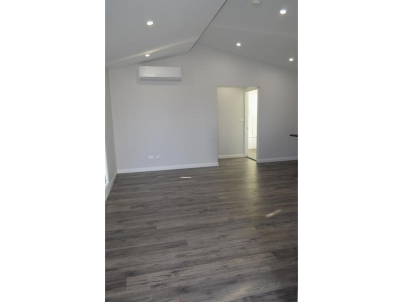 1A Edmund Blackett Close, St Clair NSW 2759