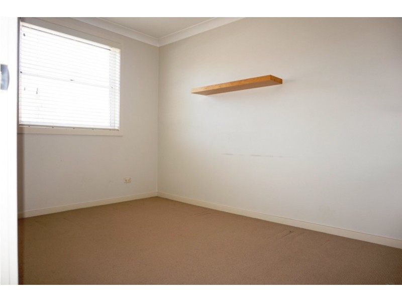 10 Grevillea Drive, St Clair NSW 2759