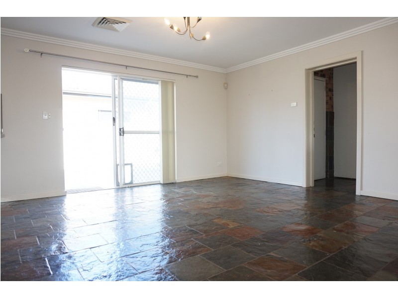 10 Grevillea Drive, St Clair NSW 2759
