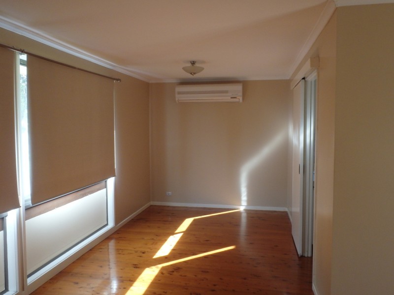 19 McCartney Crescent, St Clair NSW 2759