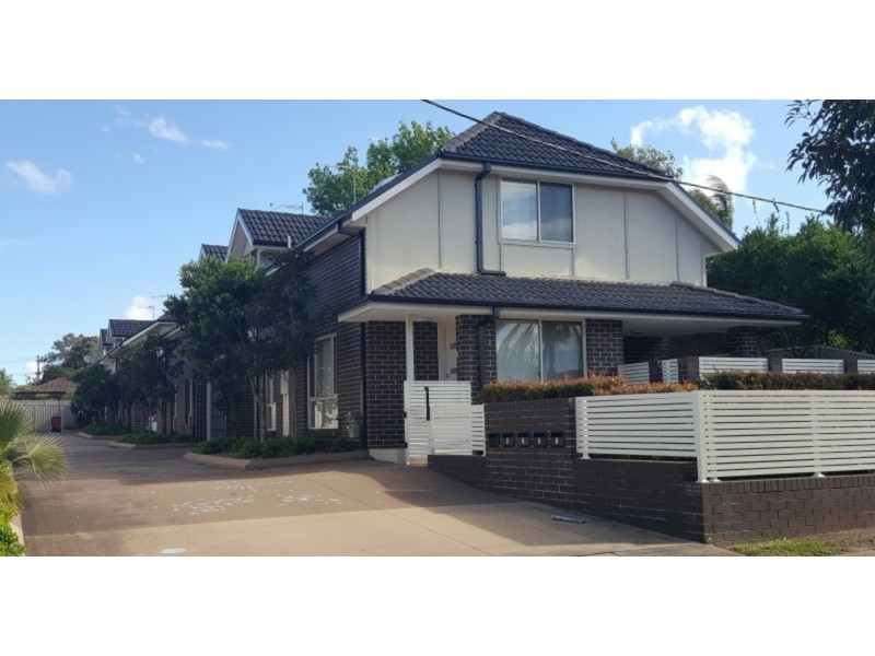 2/20 Canberra Street, Oxley Park NSW 2760