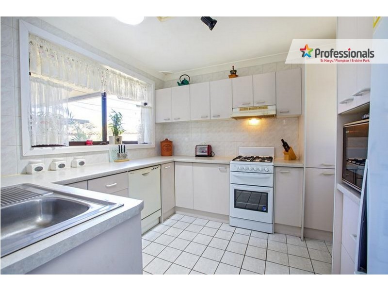 15 Huddleston Street, Colyton NSW 2760