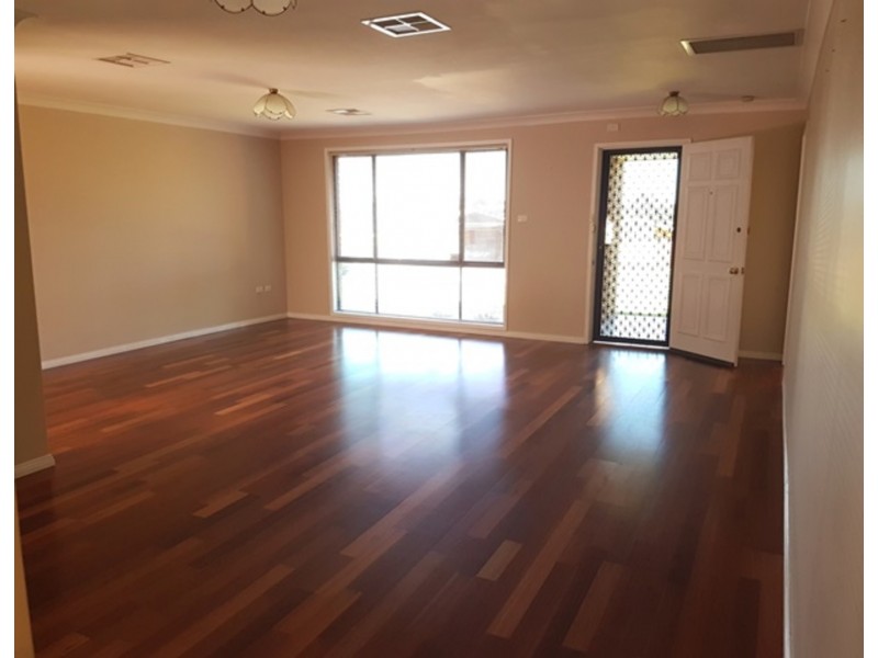 3 Pecos Close, St Clair NSW 2759