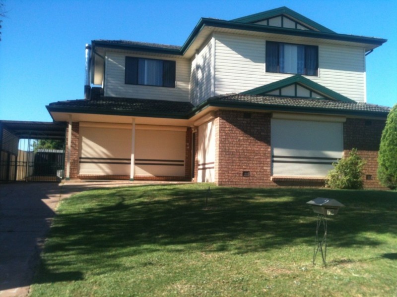 16 Redstone Place, St Clair NSW 2759