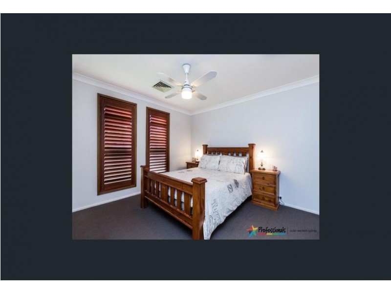 14 Tallwood Place, St Clair NSW 2759