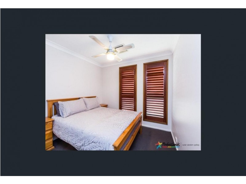 14 Tallwood Place, St Clair NSW 2759