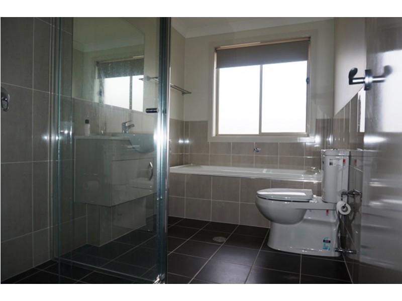 31 Bravo Avenue, Middleton Grange NSW 2171