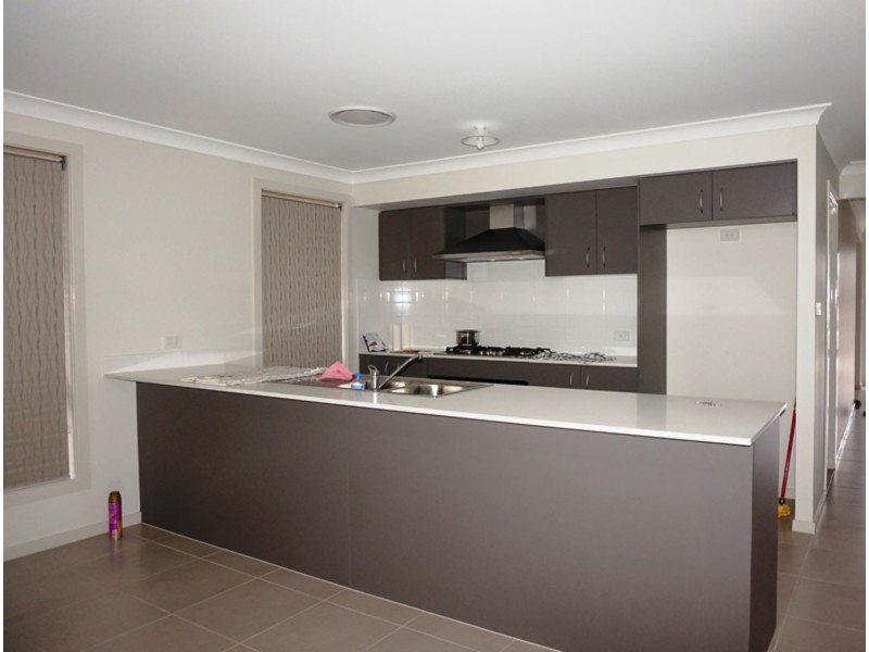 31 Bravo Avenue, Middleton Grange NSW 2171