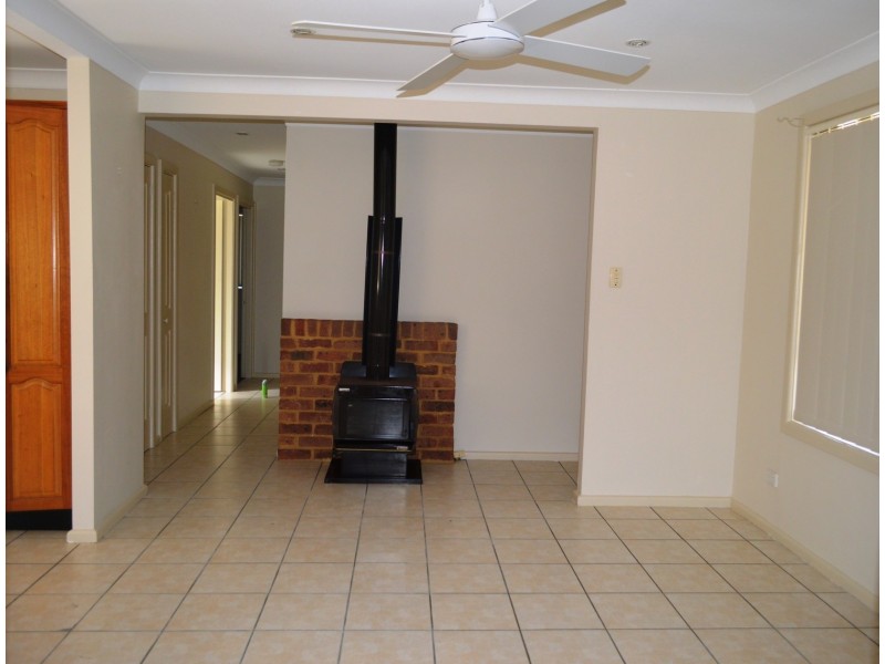 32 Findley Street, Bringelly NSW 2556