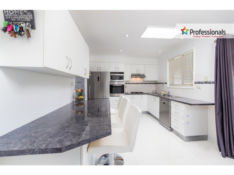 8 Seattle Close, St Clair NSW 2759