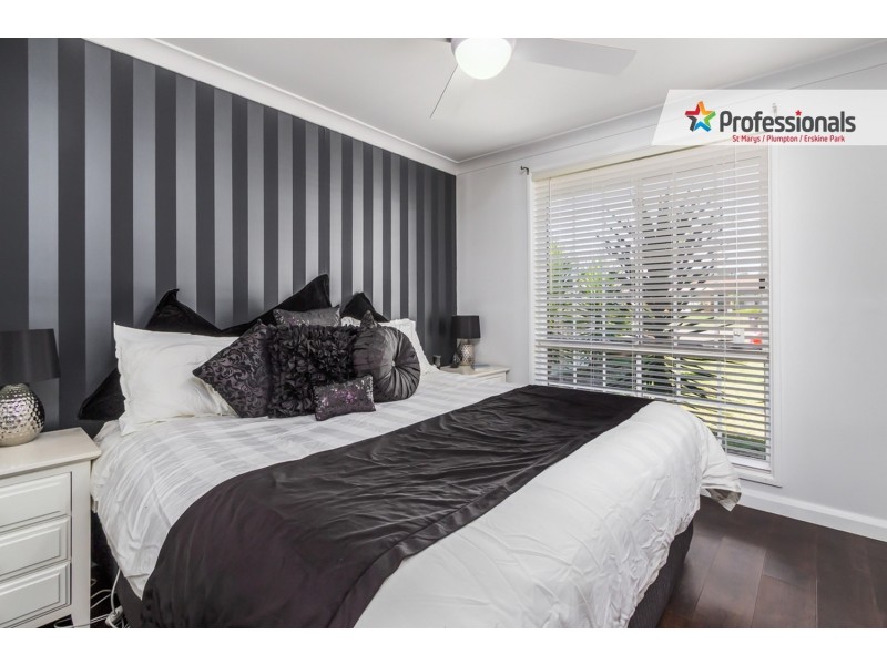 8 Seattle Close, St Clair NSW 2759