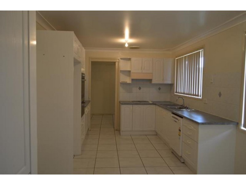 12 Moore Street, St Clair NSW 2759