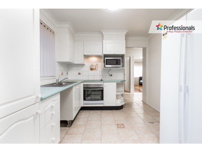 4 Gilbert Street, Colyton NSW 2760