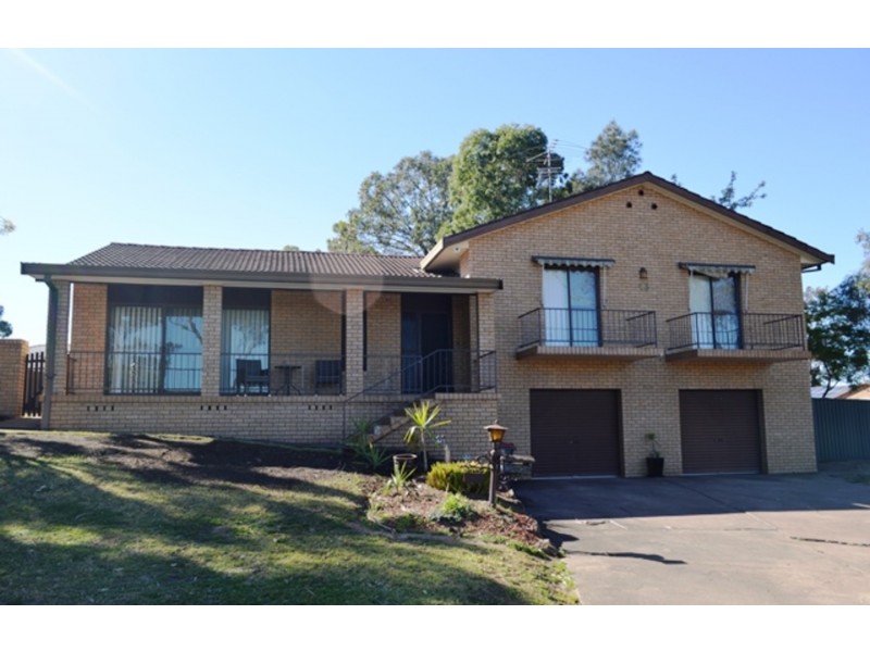 43 Arundle park Drive, St Clair NSW 2759