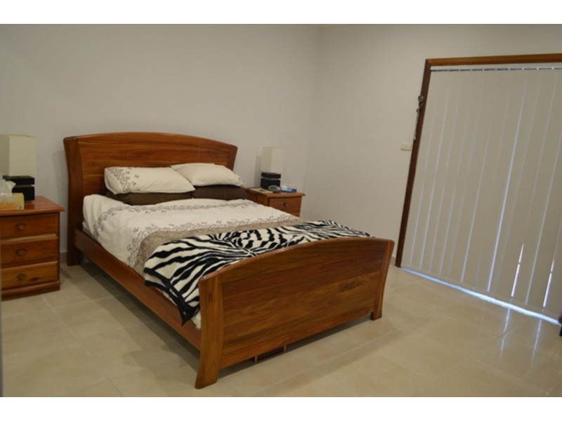 43 Arundle park Drive, St Clair NSW 2759