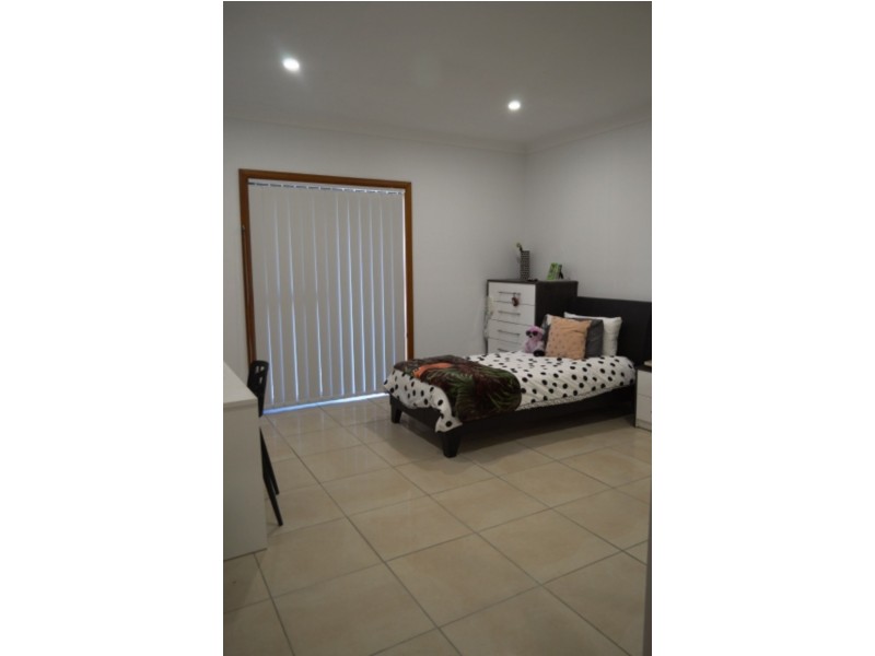 43 Arundle park Drive, St Clair NSW 2759