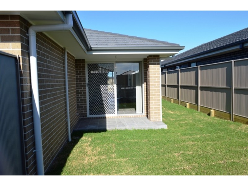 Granny flat/23a Owens Street, Spring Farm NSW 2570