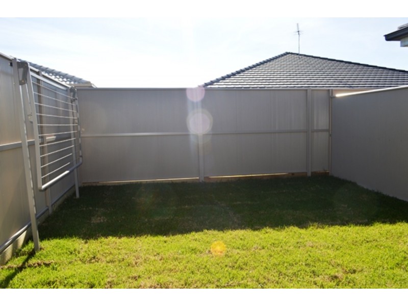 Granny flat/23a Owens Street, Spring Farm NSW 2570