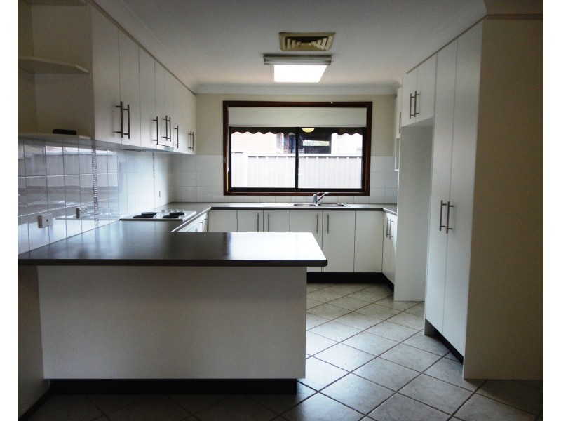 12 Kemerton Street, St Clair NSW 2759