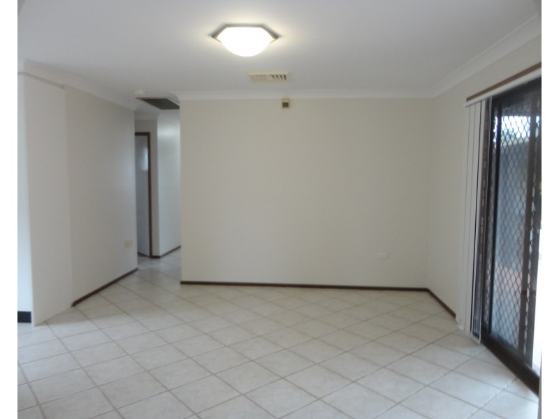 12 Kemerton Street, St Clair NSW 2759