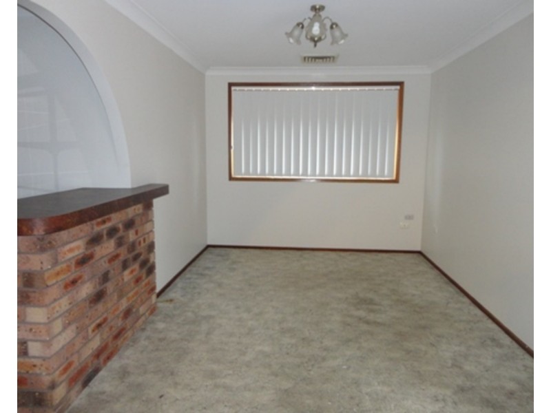 12 Kemerton Street, St Clair NSW 2759