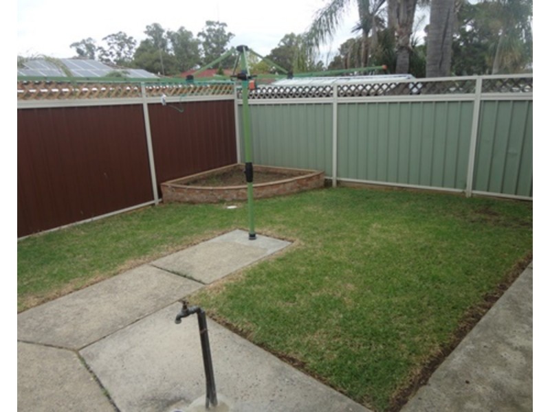 12 Kemerton Street, St Clair NSW 2759