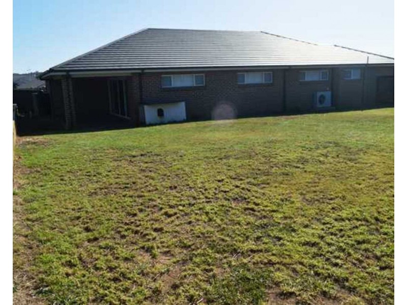 8 Leeds Street, Oran Park NSW 2570