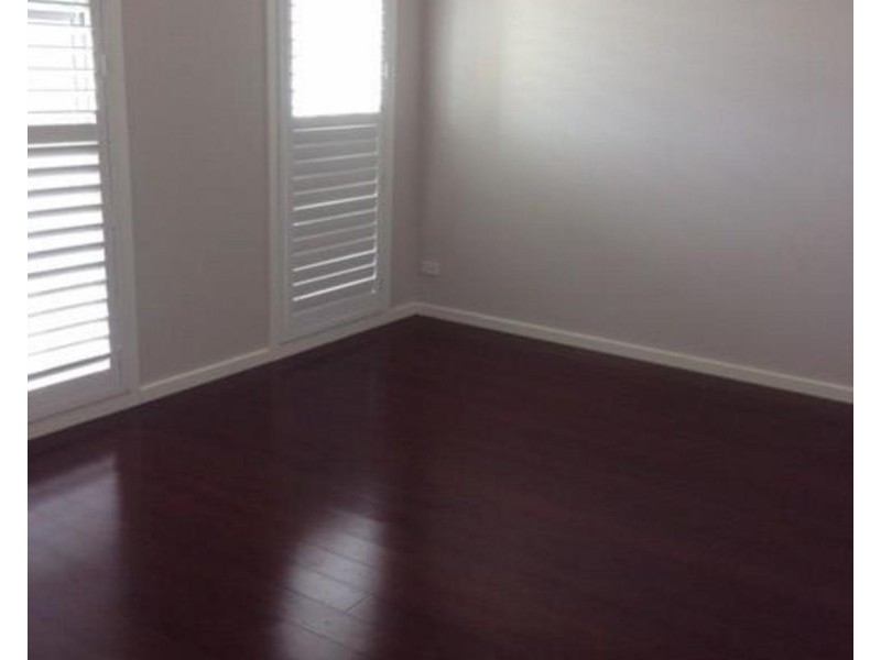 8 Leeds Street, Oran Park NSW 2570