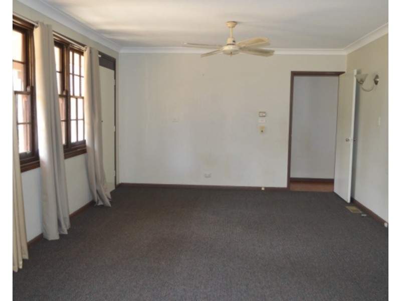 33 Kilbride Avenue, Dharruk NSW 2770