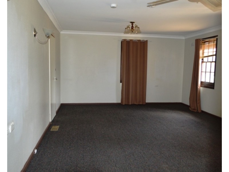 33 Kilbride Avenue, Dharruk NSW 2770