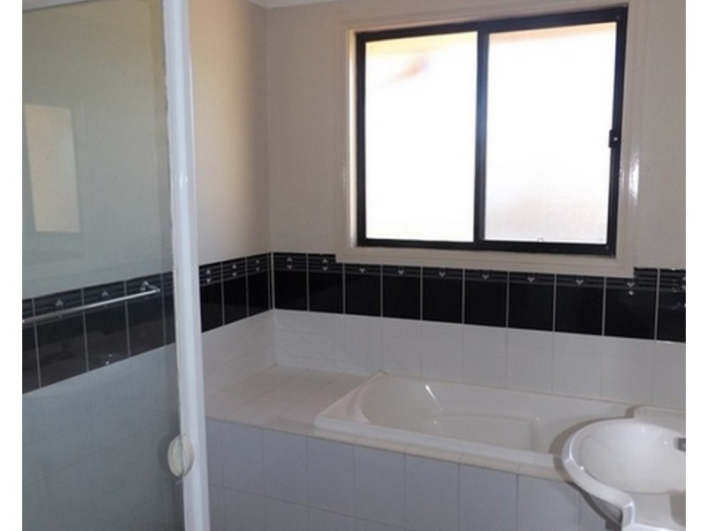 1 Bond Place, Oxley Park NSW 2760