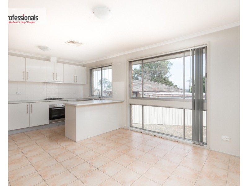 7 Paradise Place, St Clair NSW 2759