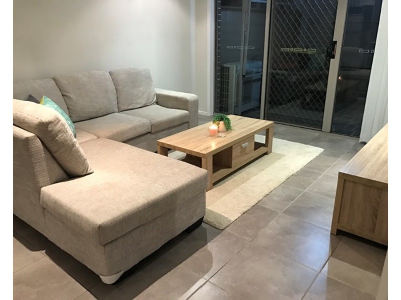 Grannyflat/3A Dewpoint Road, Spring Farm NSW 2570